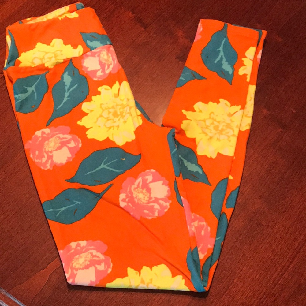 LulaRoe flowers and leafs leggings one size